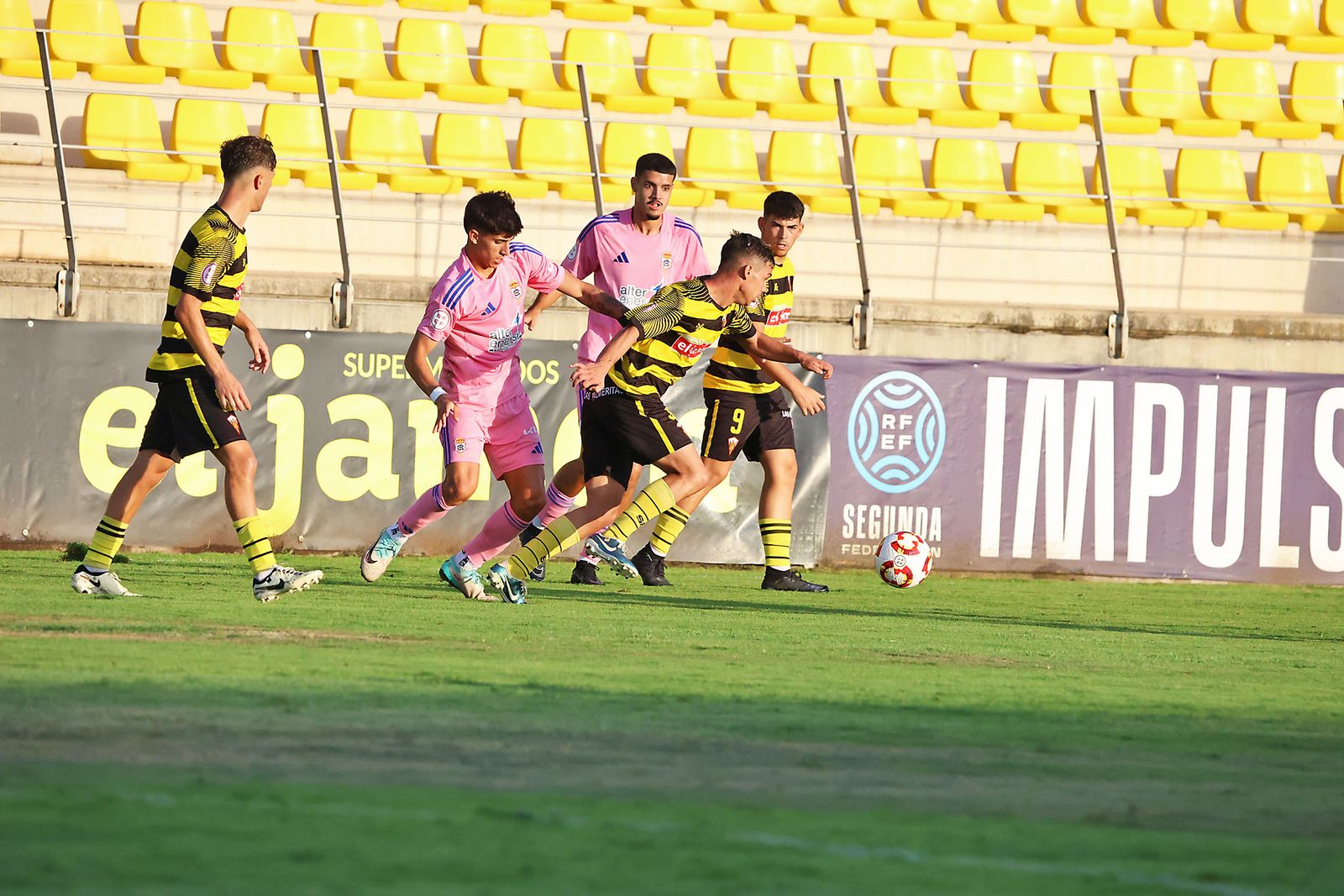 Imágenes del Trofeo de la Bella entre el San Roque de Lepe y el Recreativo de Huelva
