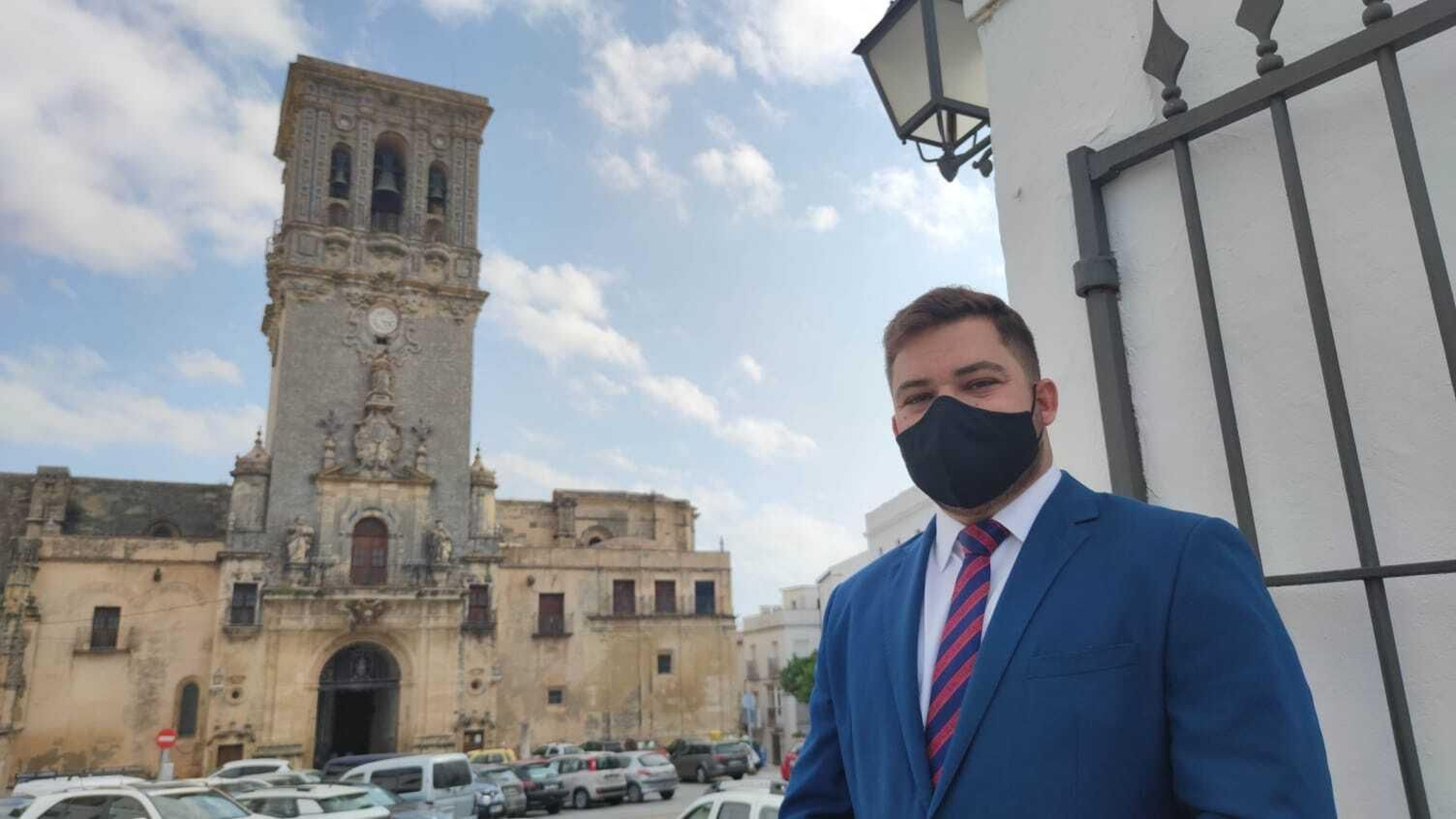 El delegado territorial de Turismo de la Junta, Miguel Rodríguez, en su visita a Arcos.