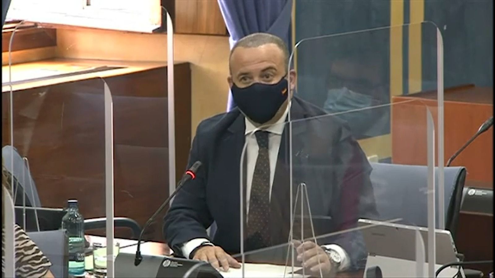 Julio Díaz en su intervención en el Parlamento andaluz.