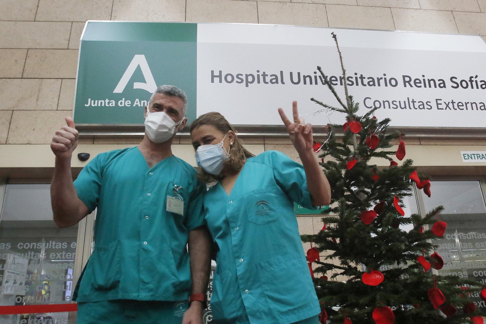 Fotos: La vacuna contra el coronavirus llega cargada de victoria y esperanza