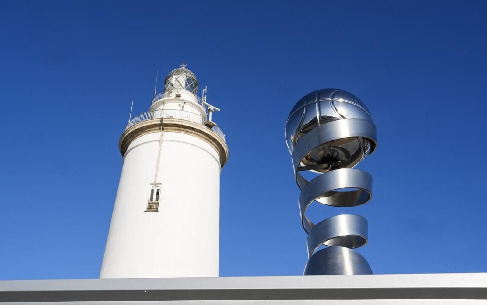 El trofeo de la Supercopa ACB se deja ver por Málaga