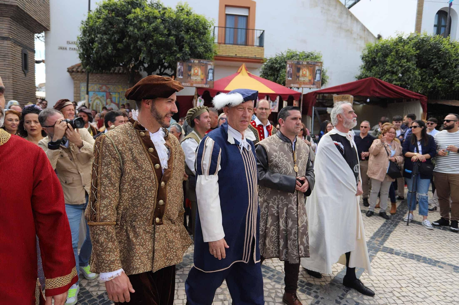 Imágenes del gran ambiente en la Feria Medieval de Palos de la Frontera, Huelva