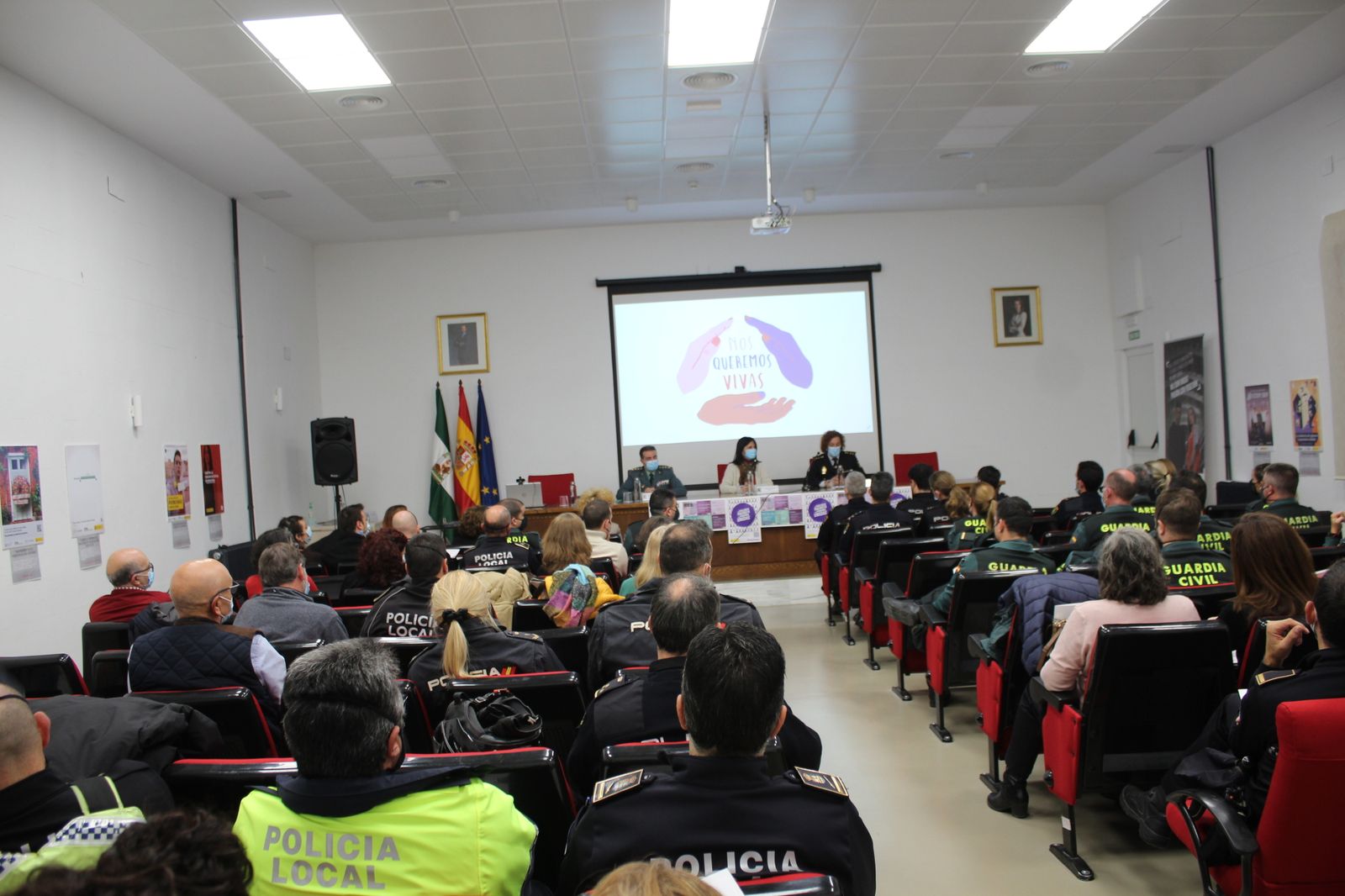 Agentes de Policía Local, Nacional y Guardia Civil de Granada en las jornadas sobre violencia de género.