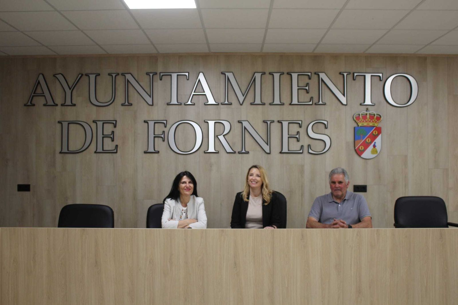 Visita al Ayuntamiento de Fornes.