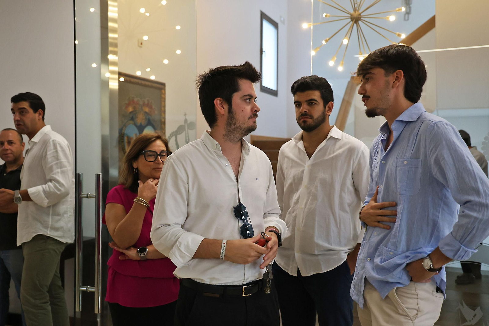 Imágenes de presentación de la guía de la Procesión Magna Mariana 2025 de Huelva Información