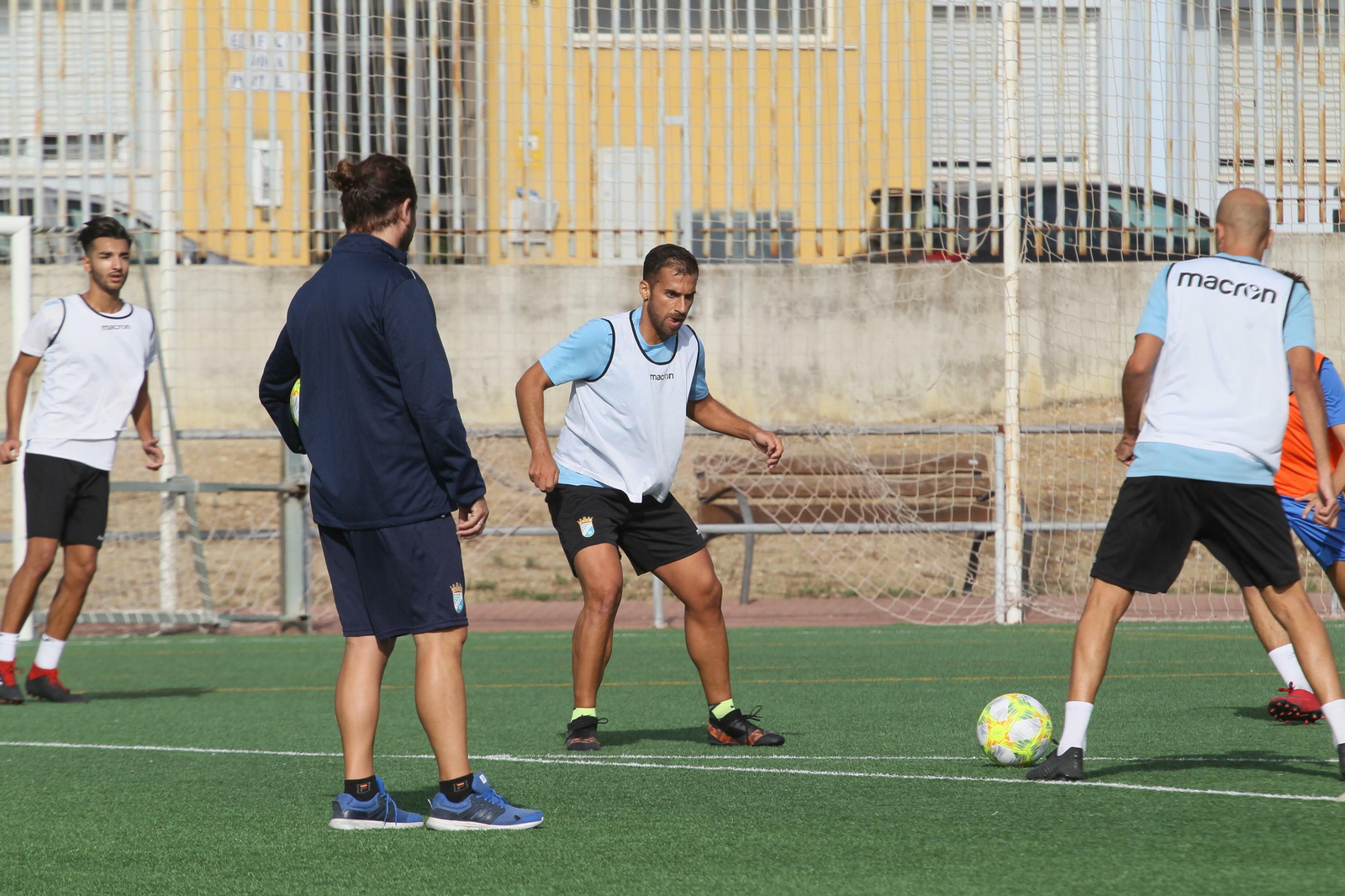 Ezequiel ocupará el carril izquierdo del Xerez CD en Sevilla.