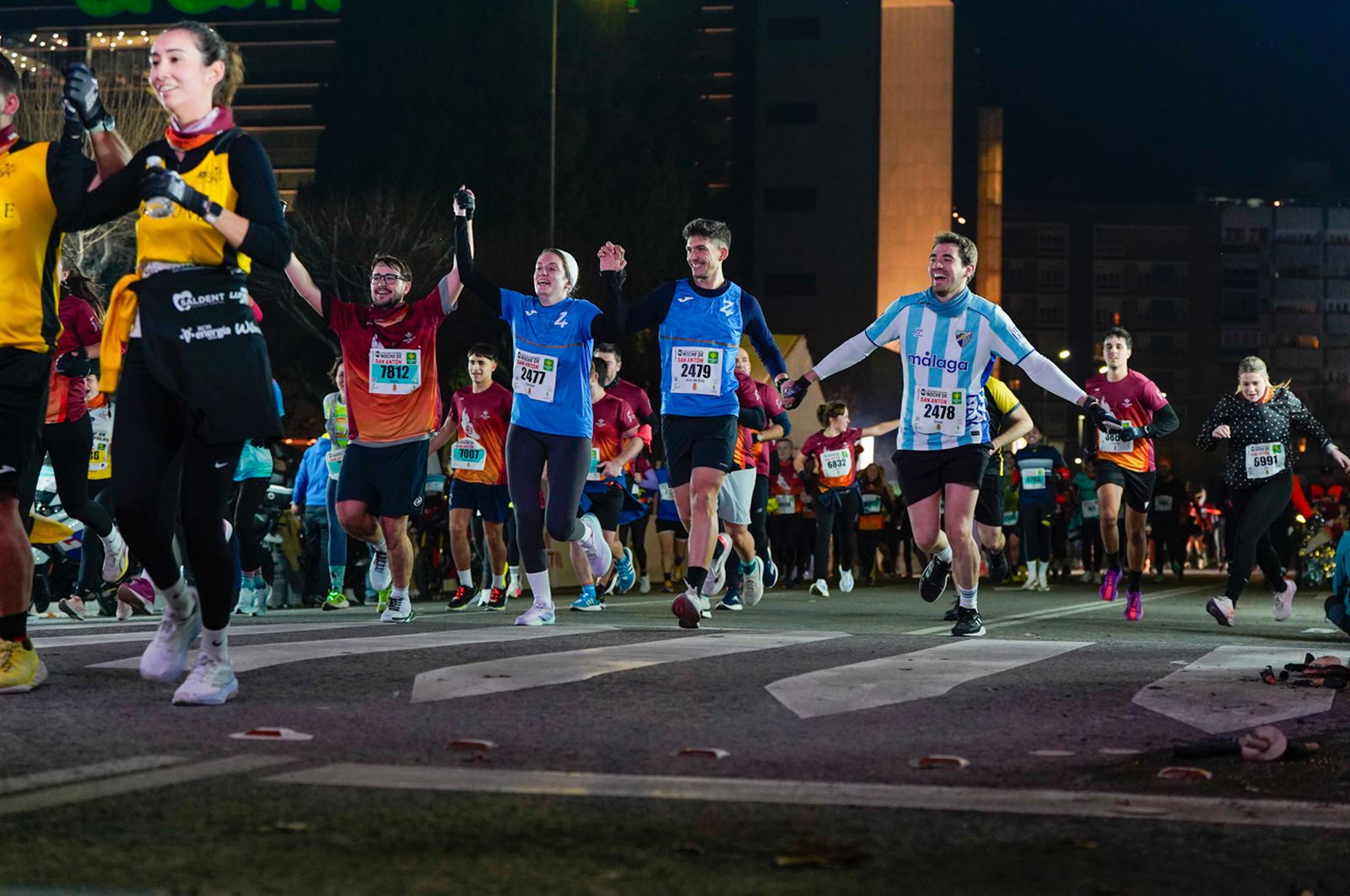 En imágenes: búscate en tu llegada a meta de la Carrera de San Antón 2026 (20)