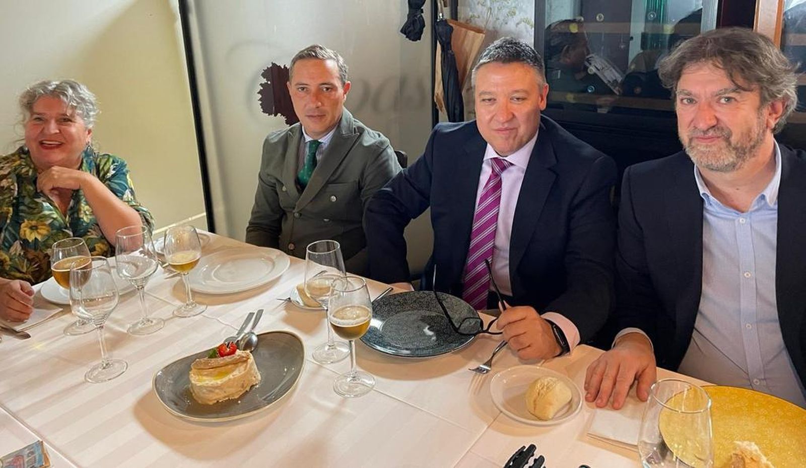 Carlos Javier Galán (derecha) con los tres jueces decanos con los que ha estado en Algeciras: María José Sanz, Jerónimo García San Martín y Alberto Ruiz.