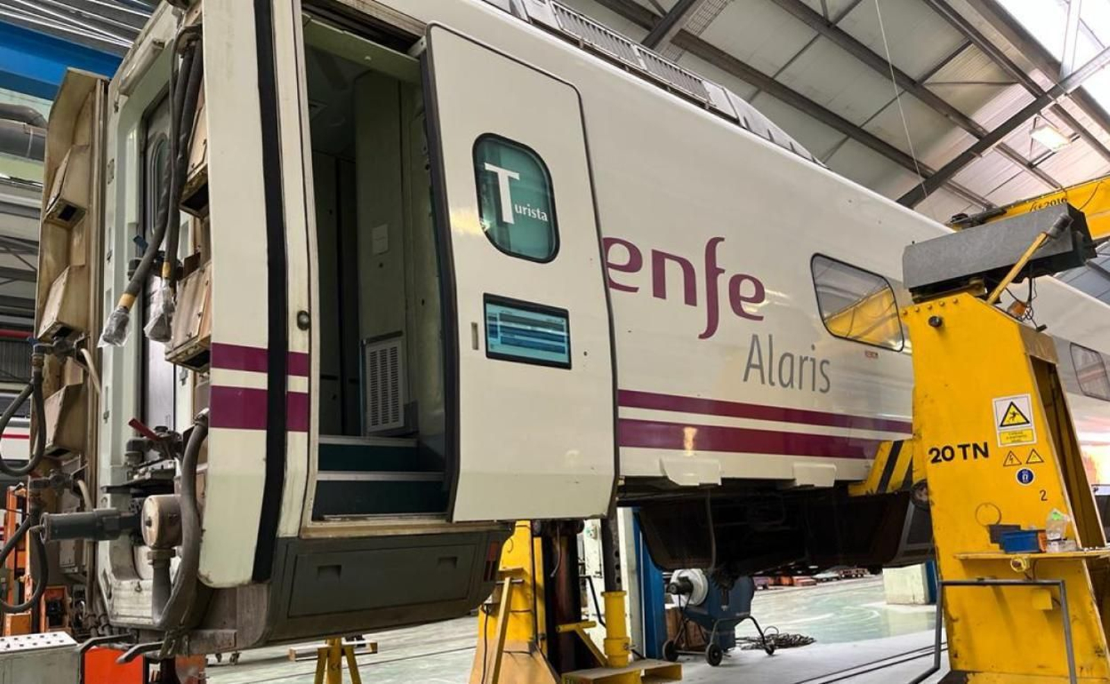 El taller de Renfe en Los Prados.