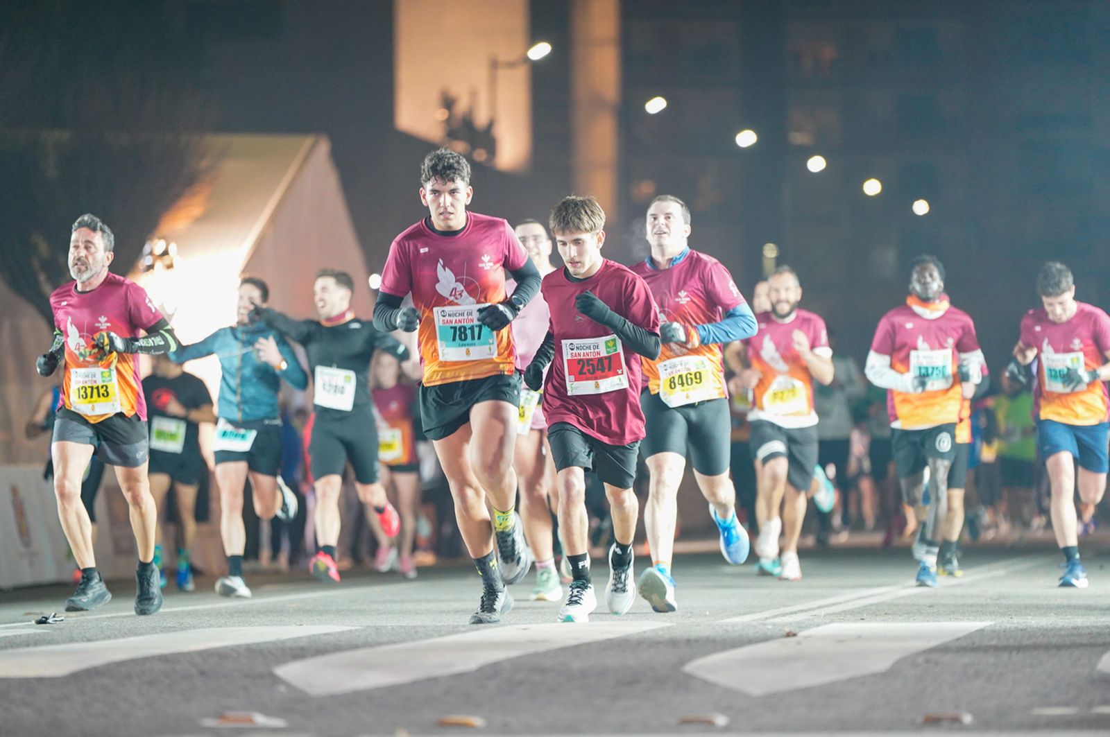 En imágenes: búscate en tu llegada a meta de la Carrera de San Antón 2026 (10)