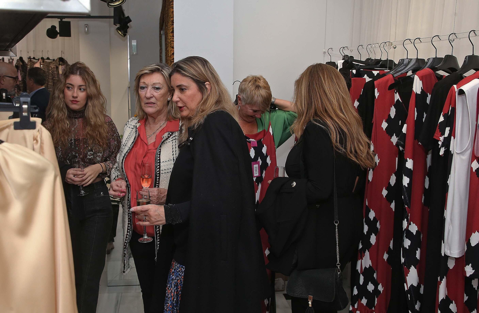Fotos del 37º aniversario de Boutique Pirámide en Algeciras
