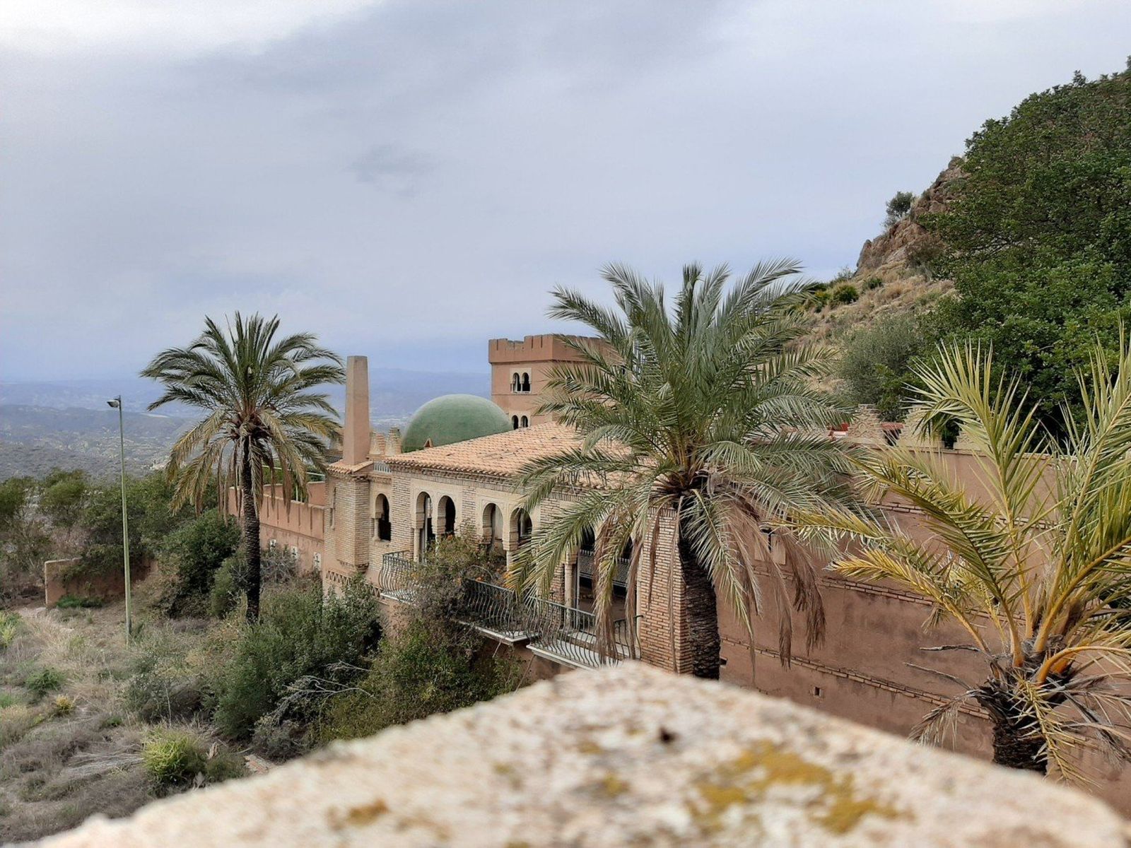 Vista parcial del conjunto urbanístico de Cortijo Cabrera, proyectado en 2002 y nunca llegado a abrir, situado en la Sierra de Cabrera.