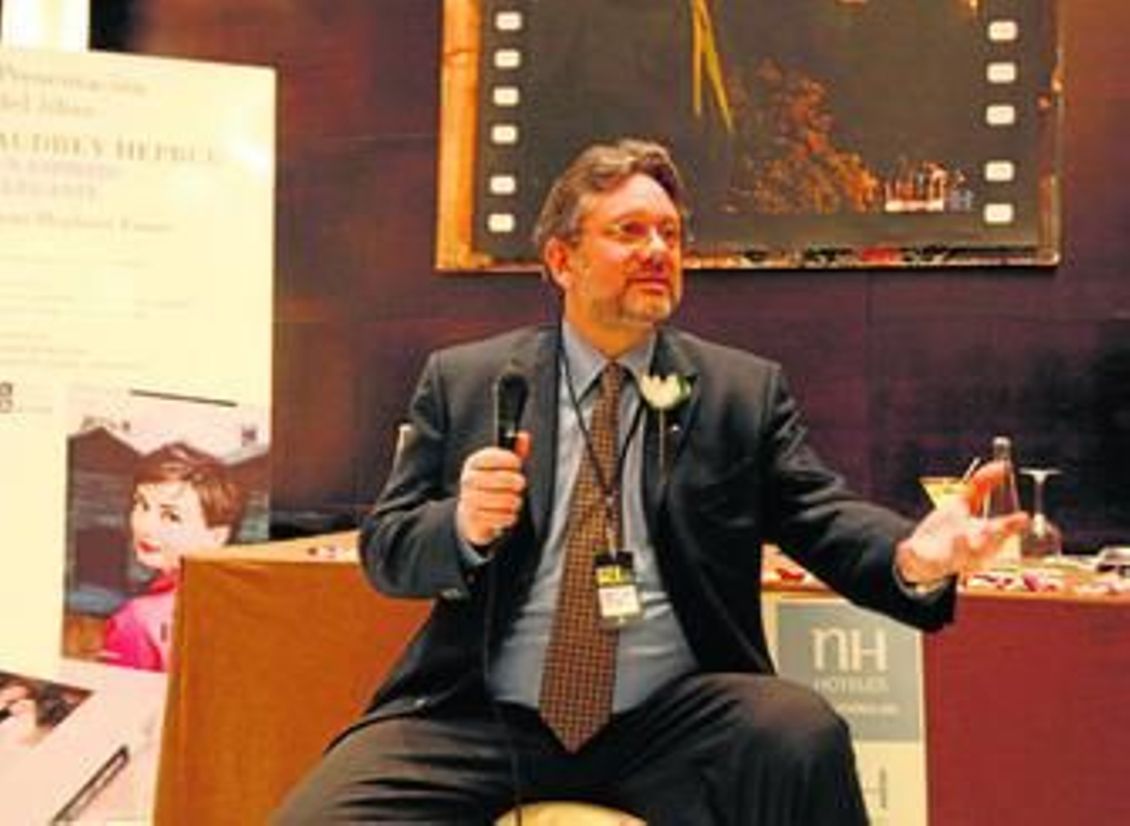 Sean Hepburn, ayer, en la presentación en Granada de la biografía sobre su madre.