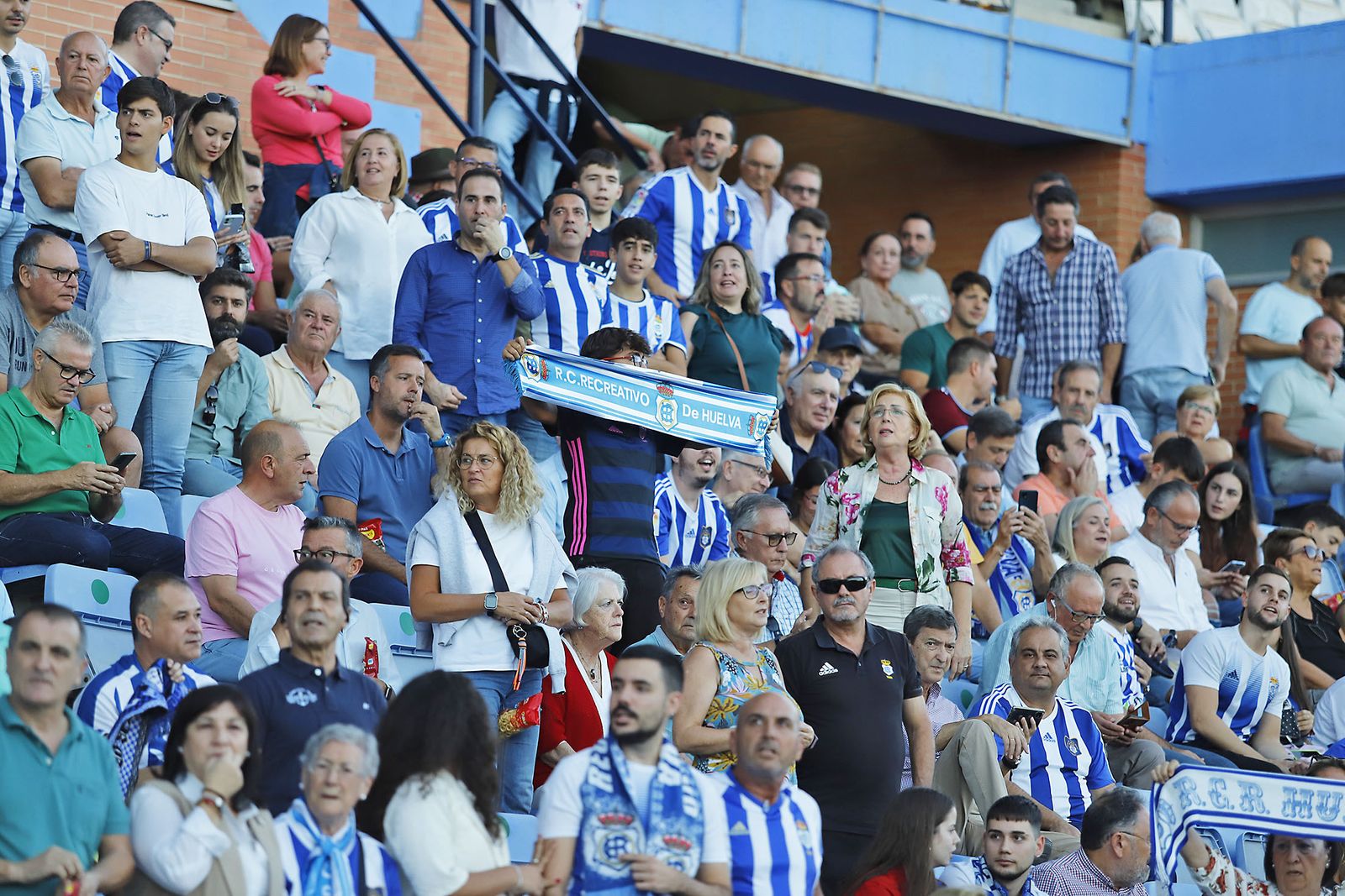 Imágenes del ambiente en el encuentro entre el Recreativo de Huelva y el CD Castellón