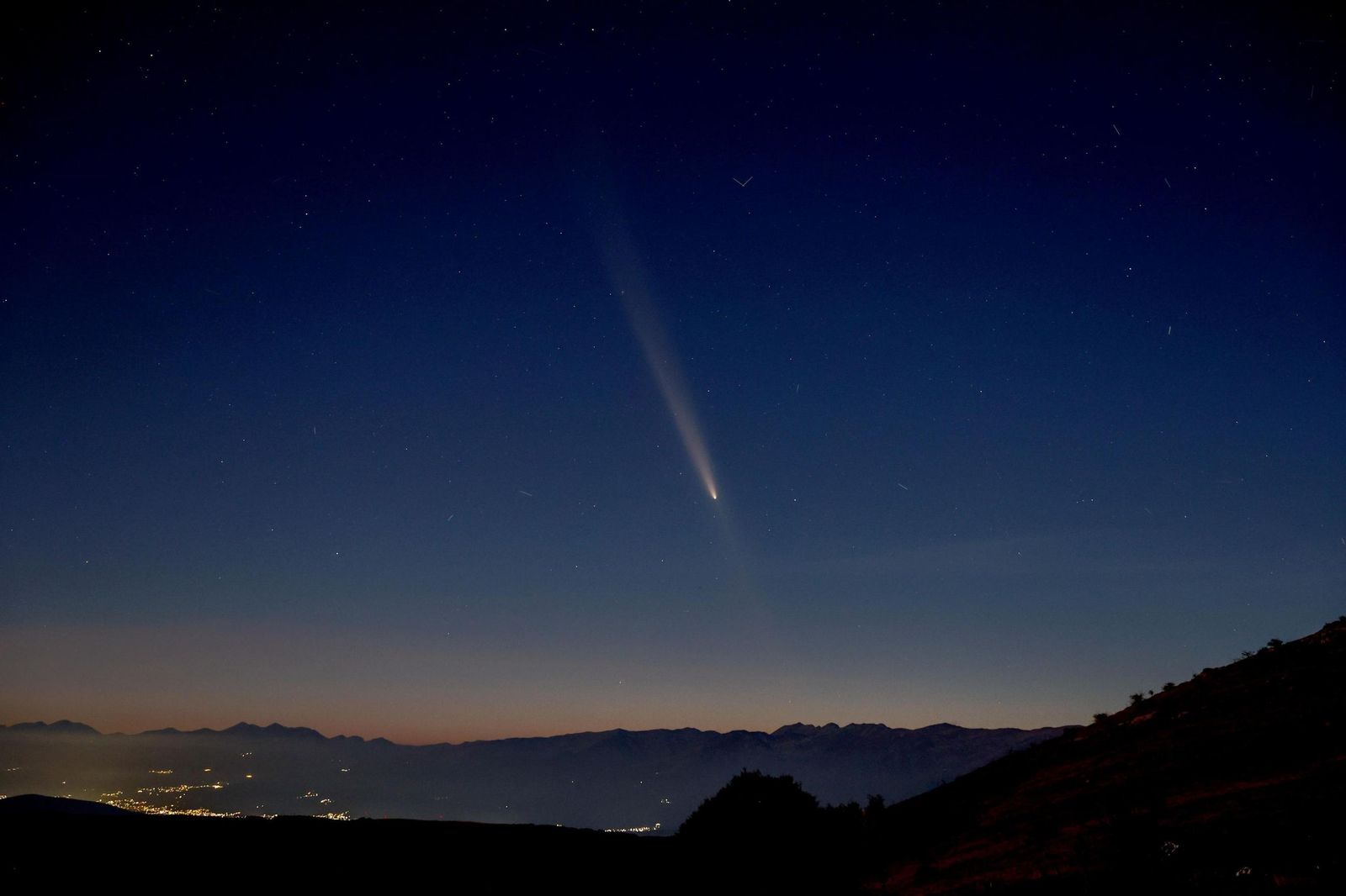 Espectáculo visual: El paso del cometa del siglo a lo largo y ancho del mundo