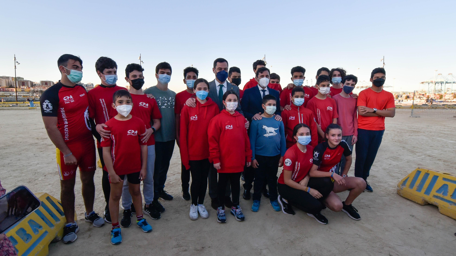 Las fotos del la visita de Juanma Moreno a las obras del Lago maritimo