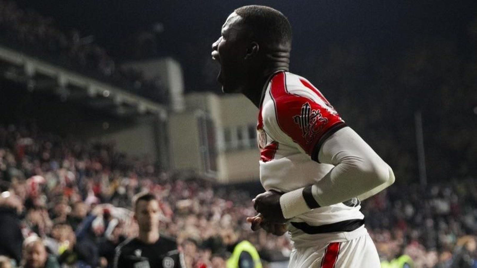 Nobel Mendy celebra el gol anotado ante el Valencia