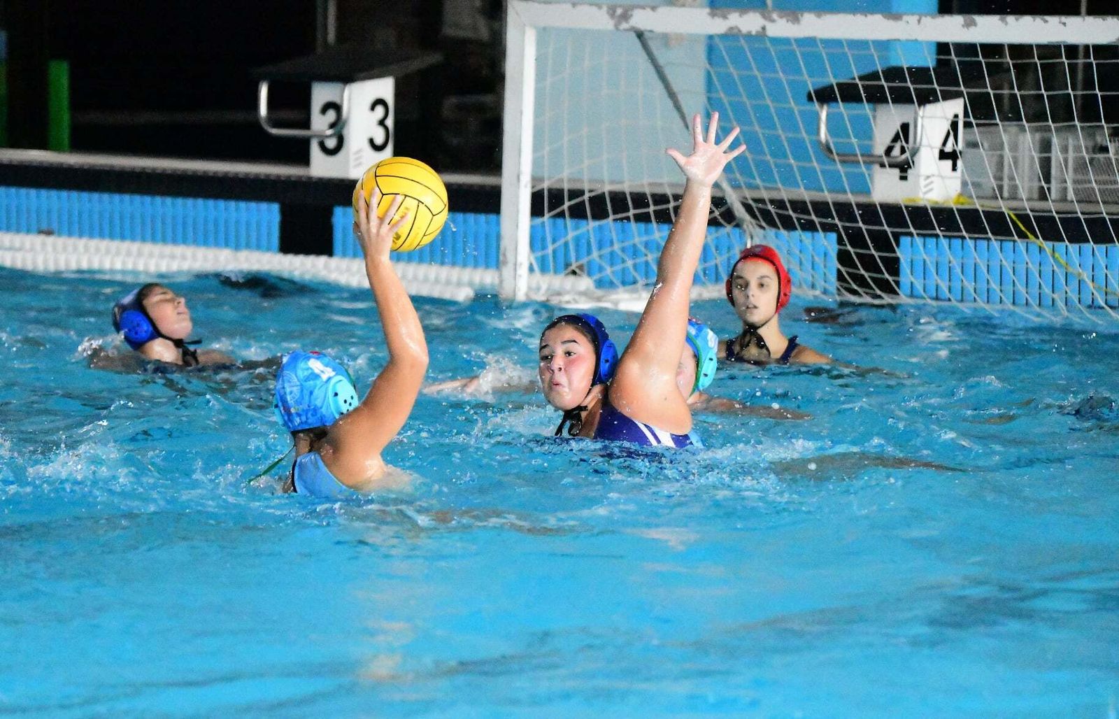 Un ataque del CW Dos Hermanas PQS ante el Marbella.