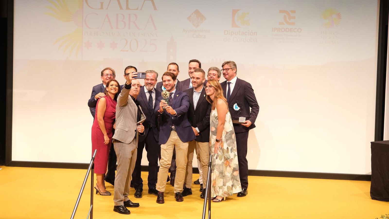 Selfi tras recibir el galardón.