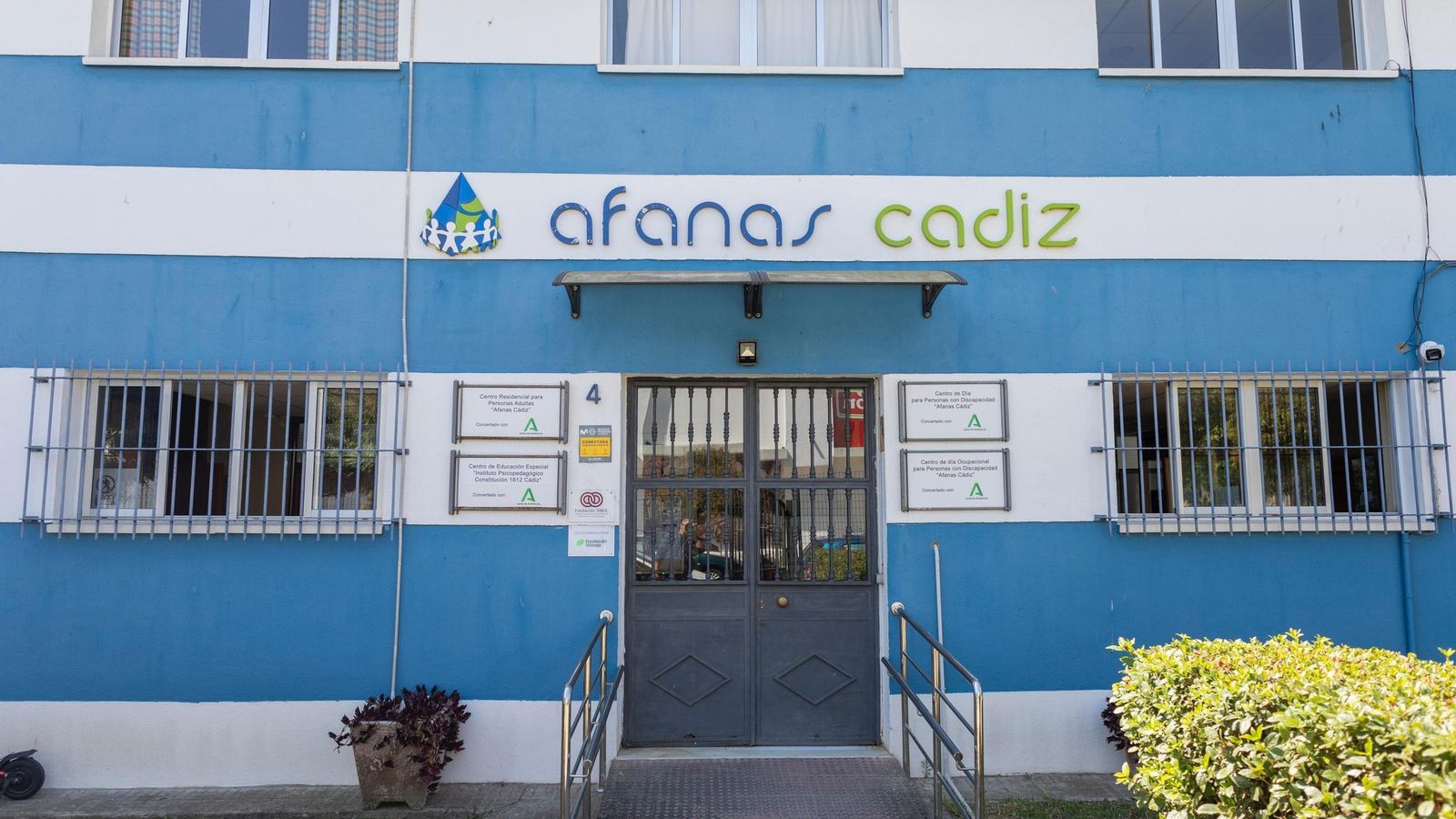 Fachada del centro ubicado en la Barriada de La Paz.