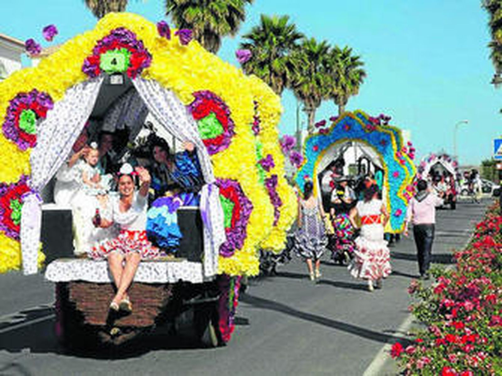 Numeroso público acompañó al santo en su recorrido por Cartaya.