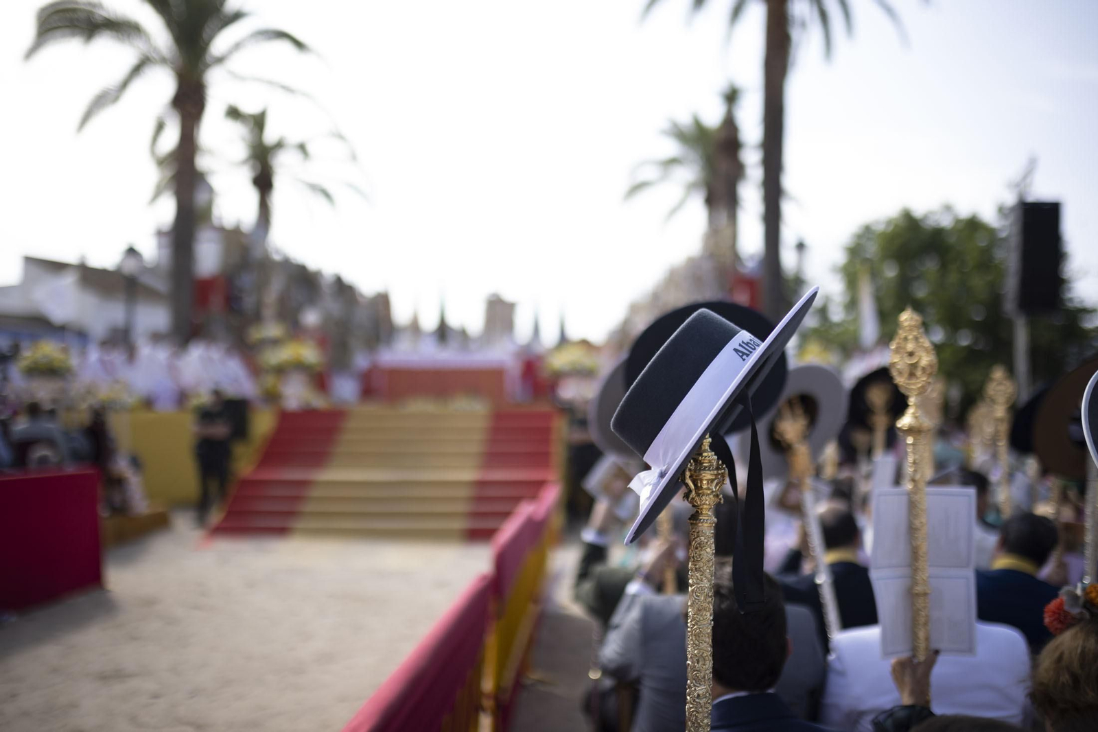 El Rocio 2023: Imágenes de la misa Pontifical del Domingo de Pentecostés