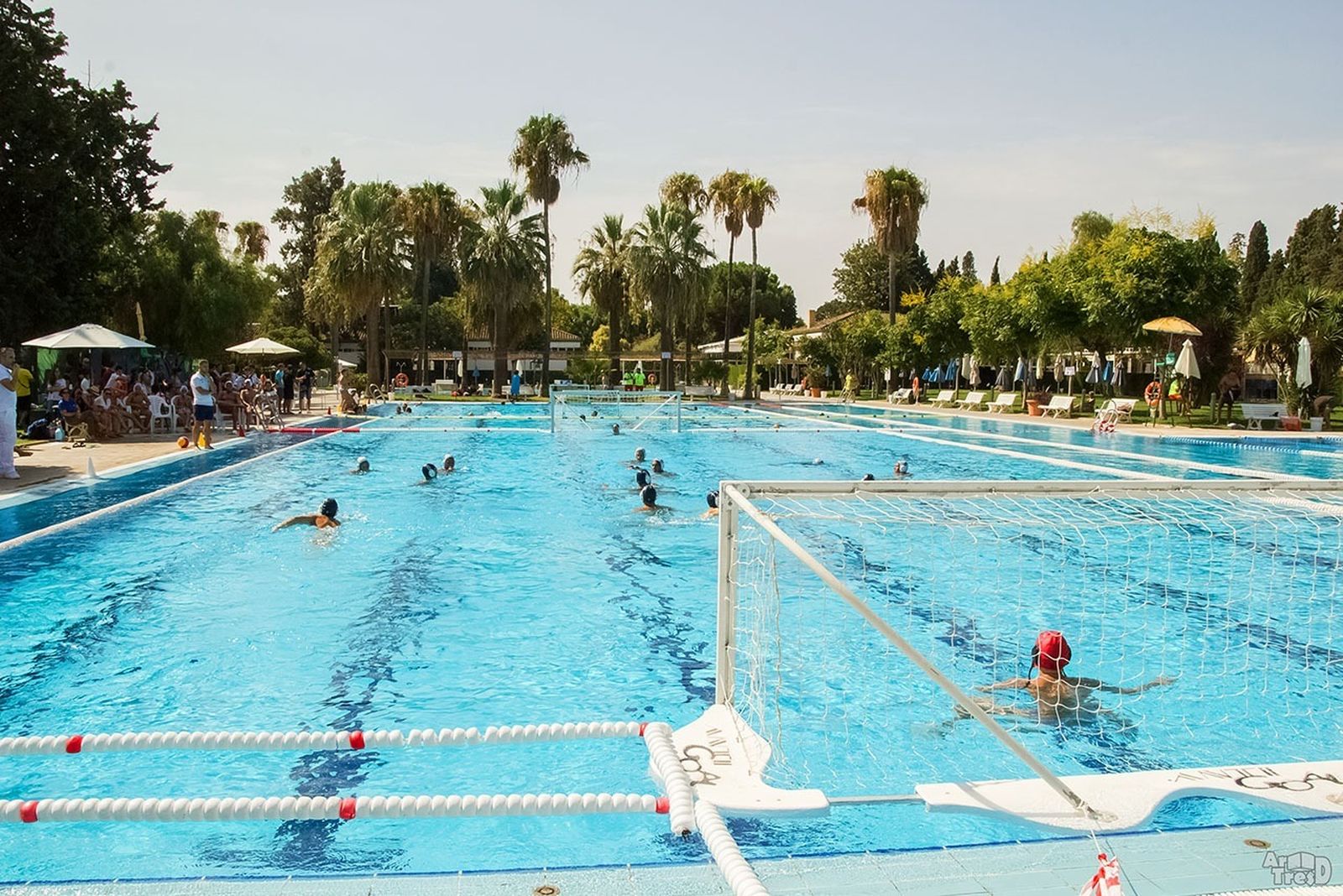 El DKV Jerez entrena en las magníficas instalaciones del Club Nazaret.