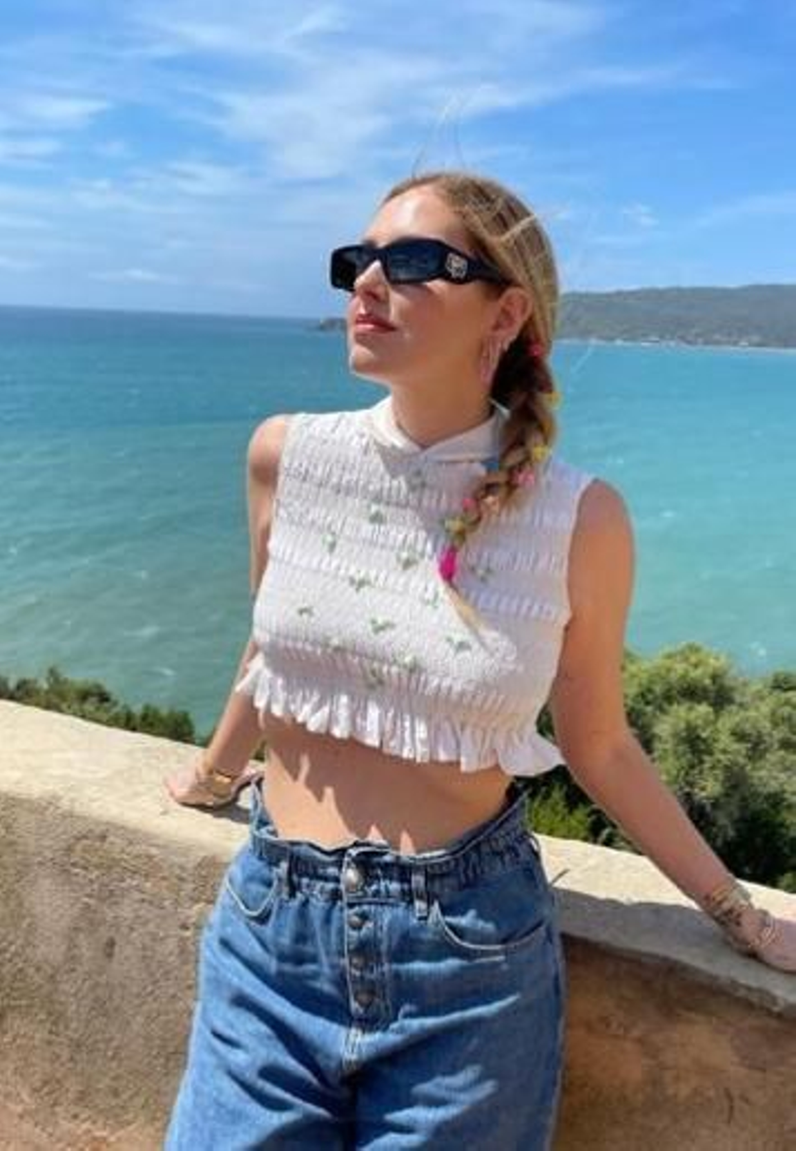 Chiara Ferragni con una trenza con detalles.