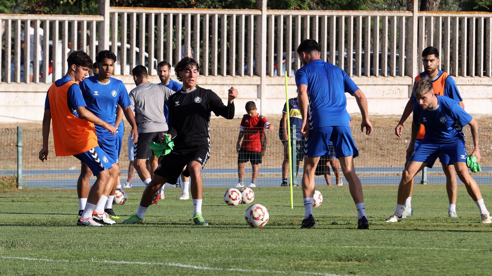 Las fotos del primer entrenamiento de la pretemporada 2025 del Xerez DFC
