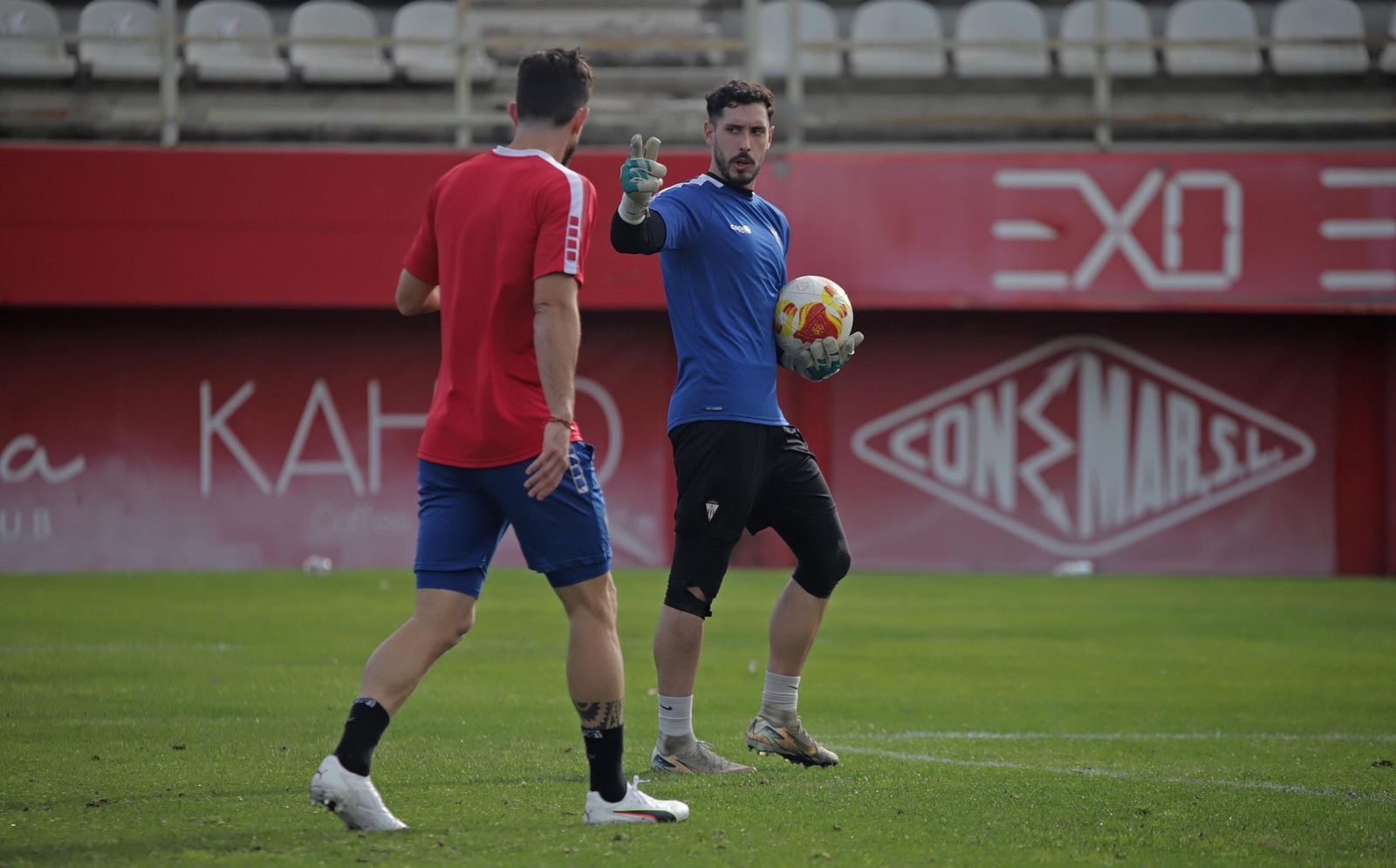 Fotos del Algeciras en su preparación para la visita al Real Murcia