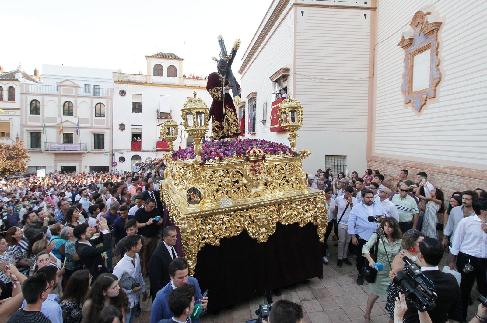 Imágenes del Señor de Pasión en la procesión del centenario de la hermandad
