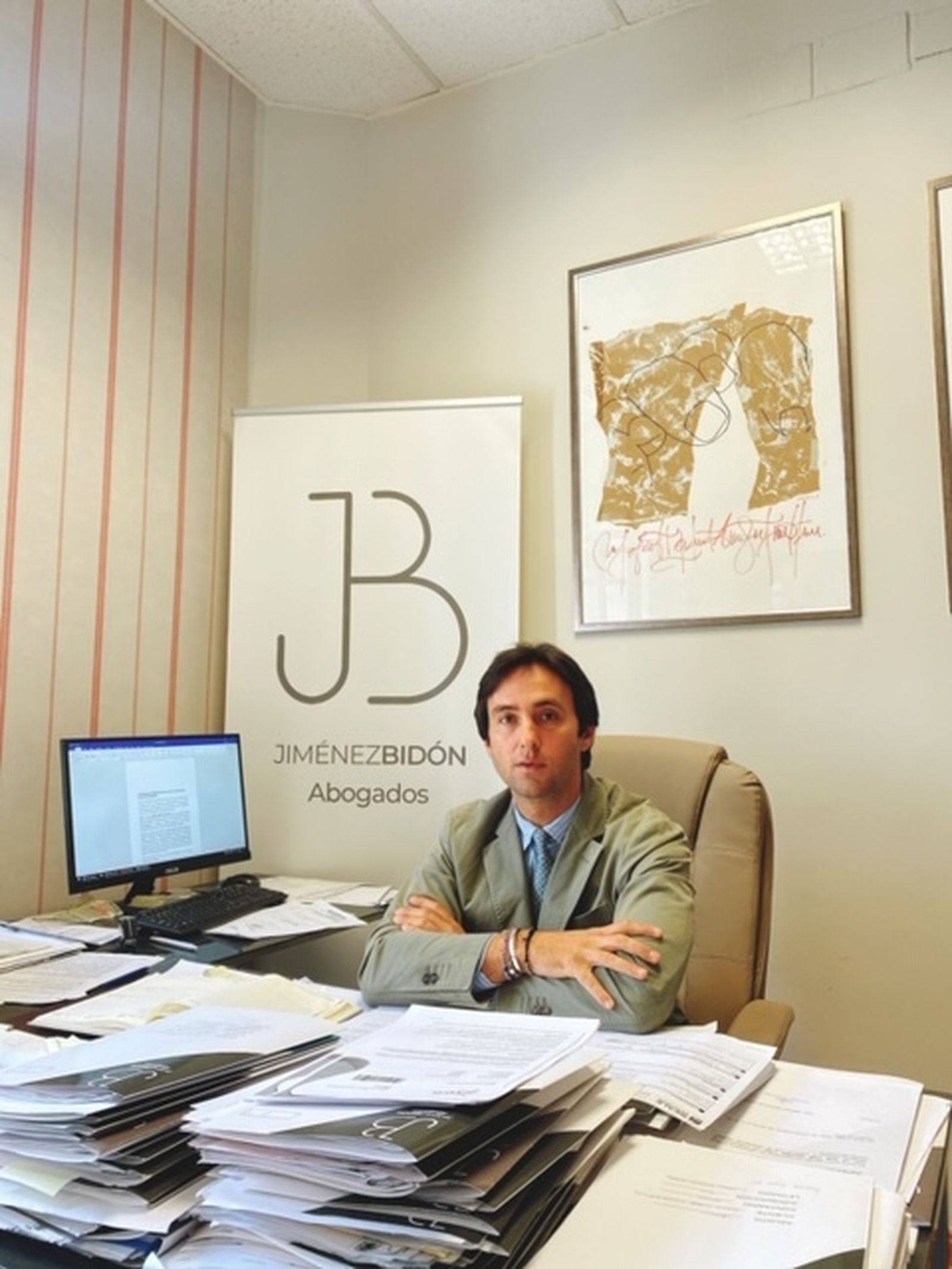 El abogado Carlos Jiménez Bidón, en su despacho.