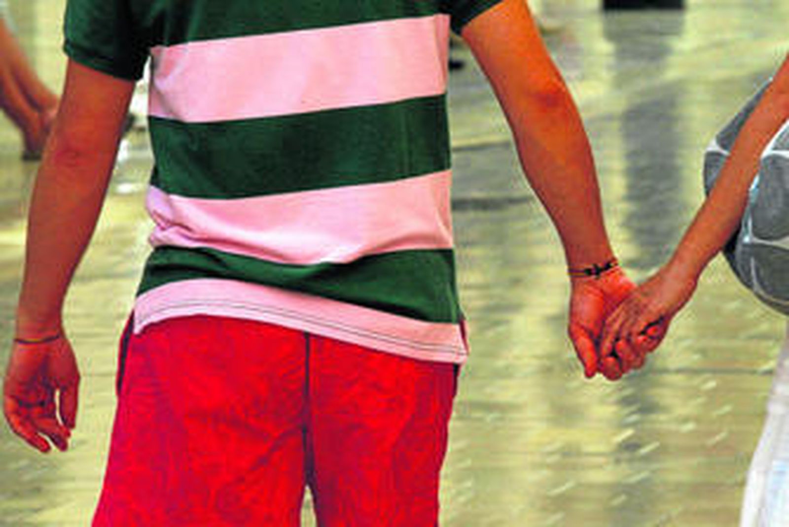 La mayor convivencia en vacaciones puede hacer saltar chispas en las parejas.