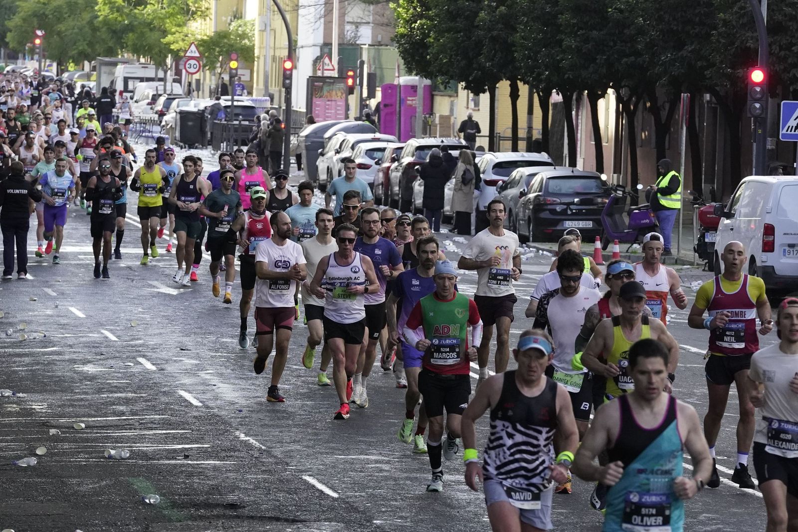el Zurich Maratón de Sevilla 2026 por Lopez de Gomara, galería 1