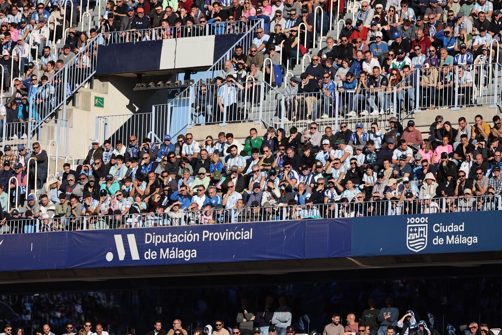 Búscate en las gradas en el Málaga CF-Ceuta