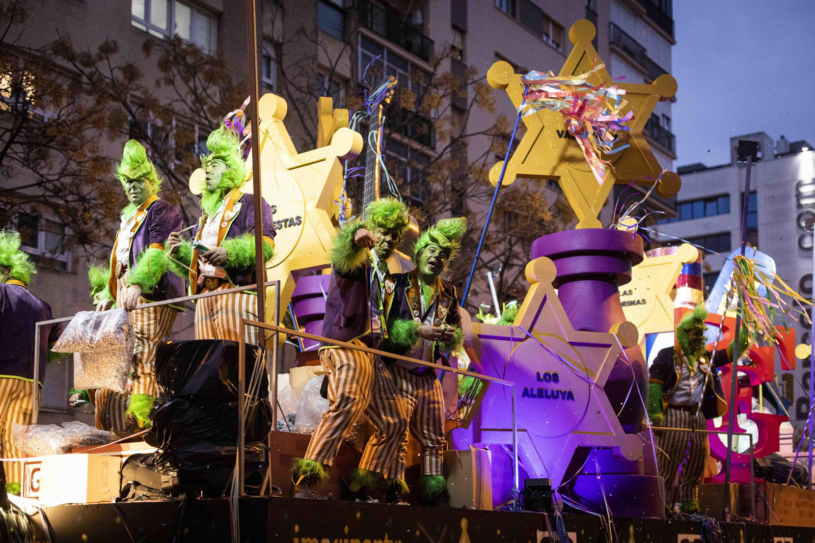 La Cabalgata Magna del Carnaval de Cádiz 2024, en imágenes