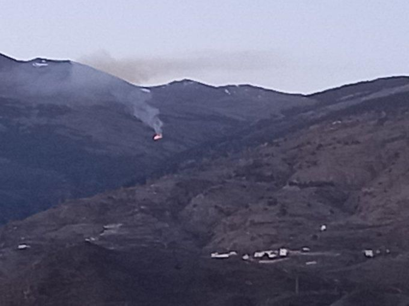 Imagen del incendio declarado en Soportujar facilitada por el Infoca