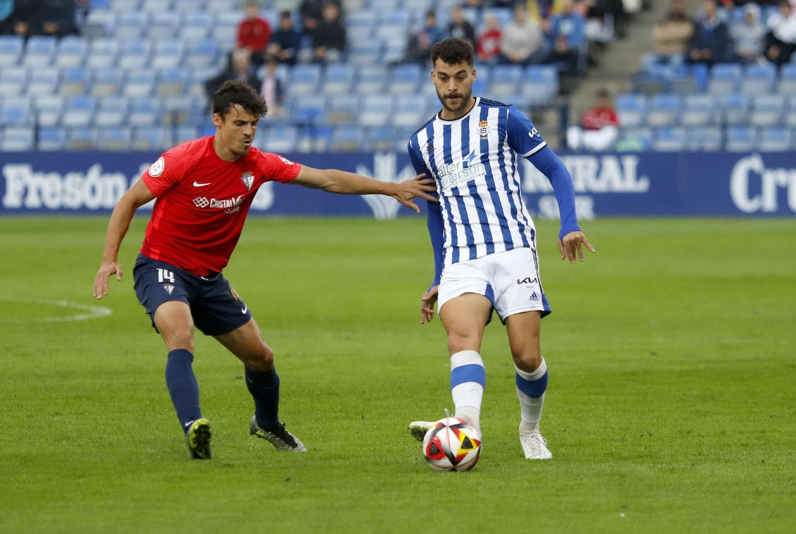 Imágenes del encuentro entre el Recreativo Huelva y el San Fernando