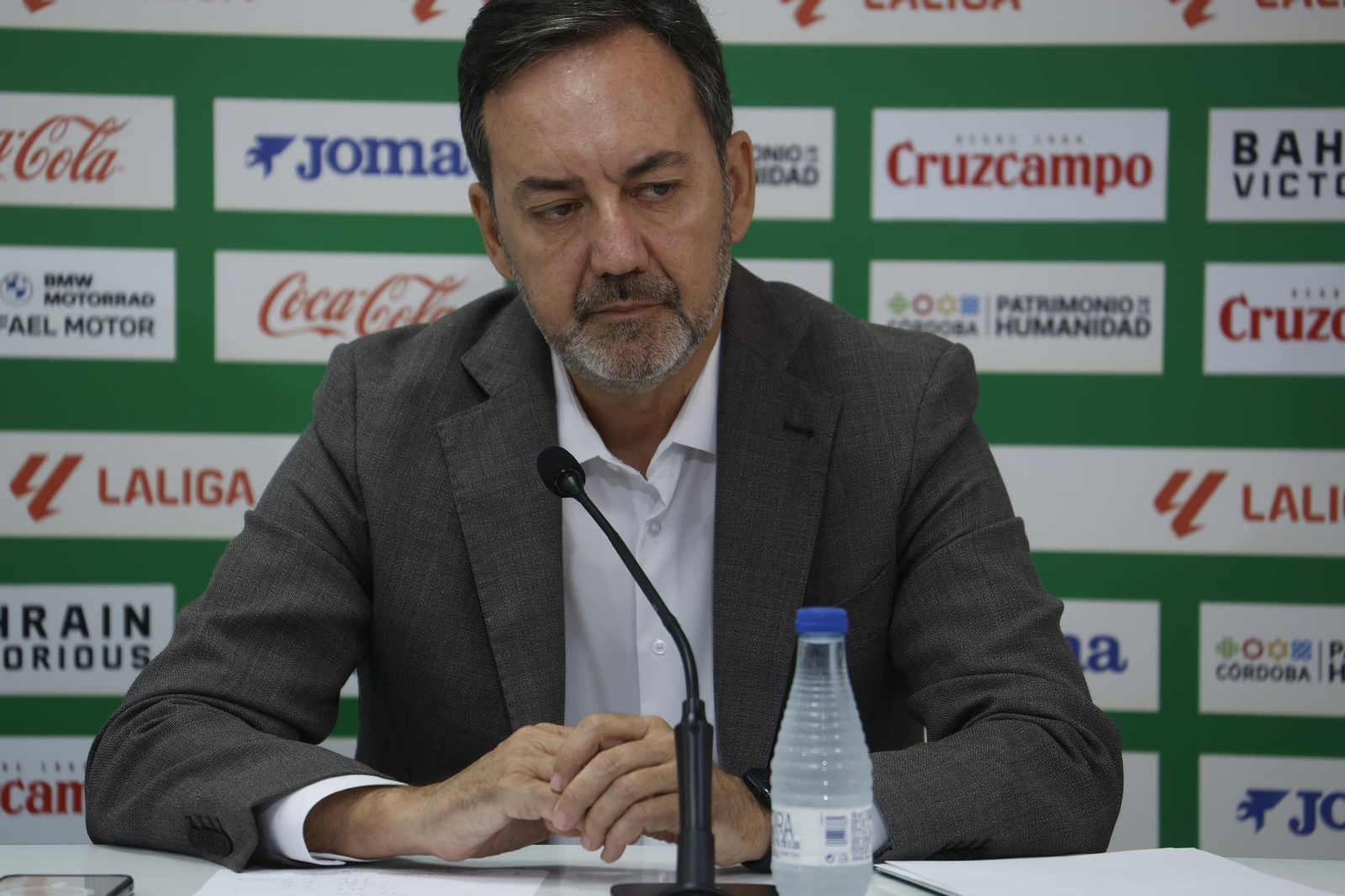 Las mejores fotos de la presentación de Alberto del Moral como nuevo jugador del Córdoba CF