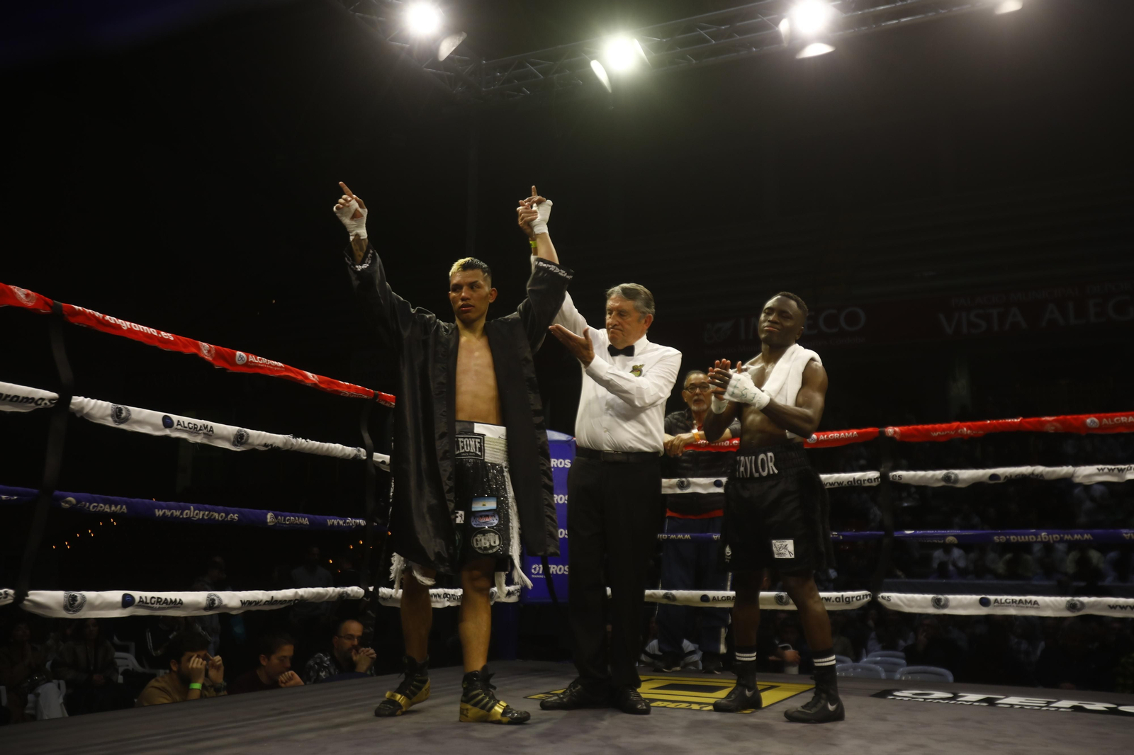 Las imágenes del combate entre José Luis Navarro Jr y Ronny Landaeta en Córdoba