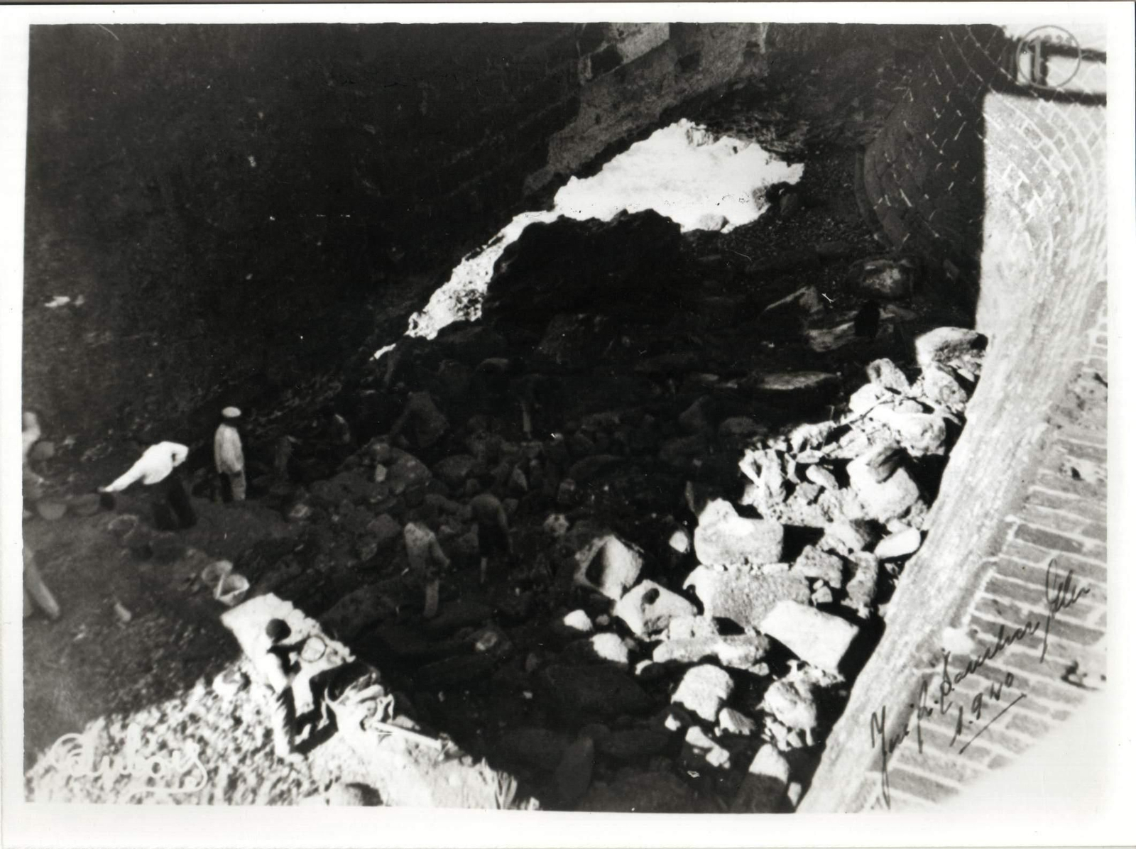 Los datos históricos en las murallas de Cádiz