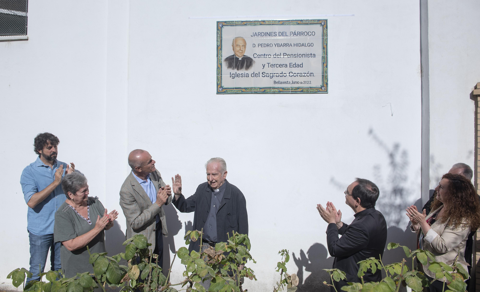 Las imágenes de la inauguración de los jardines del párroco D. Pedro Ybarra