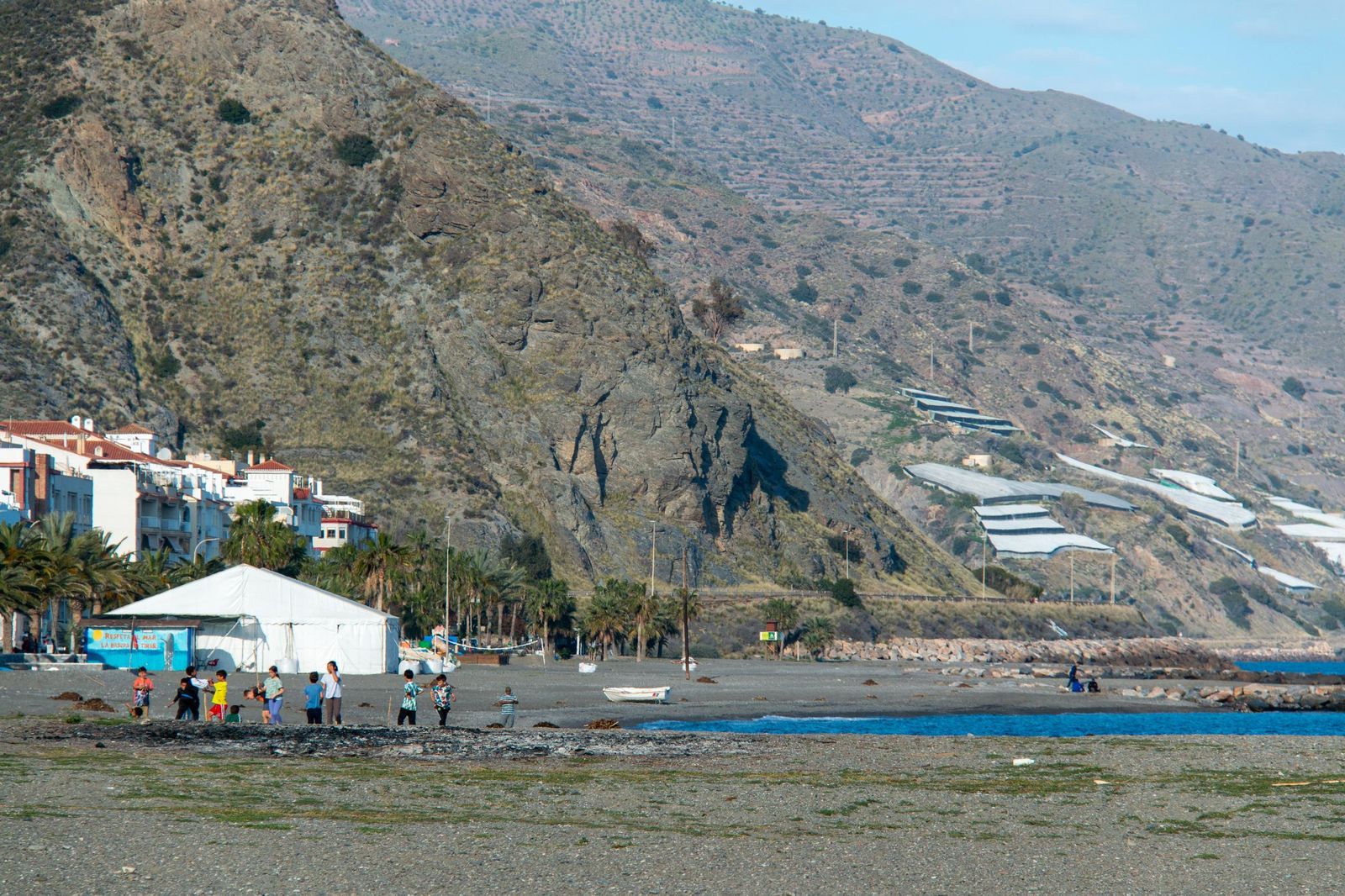 Así están las playas de Granada a pocos días de la Semana Santa