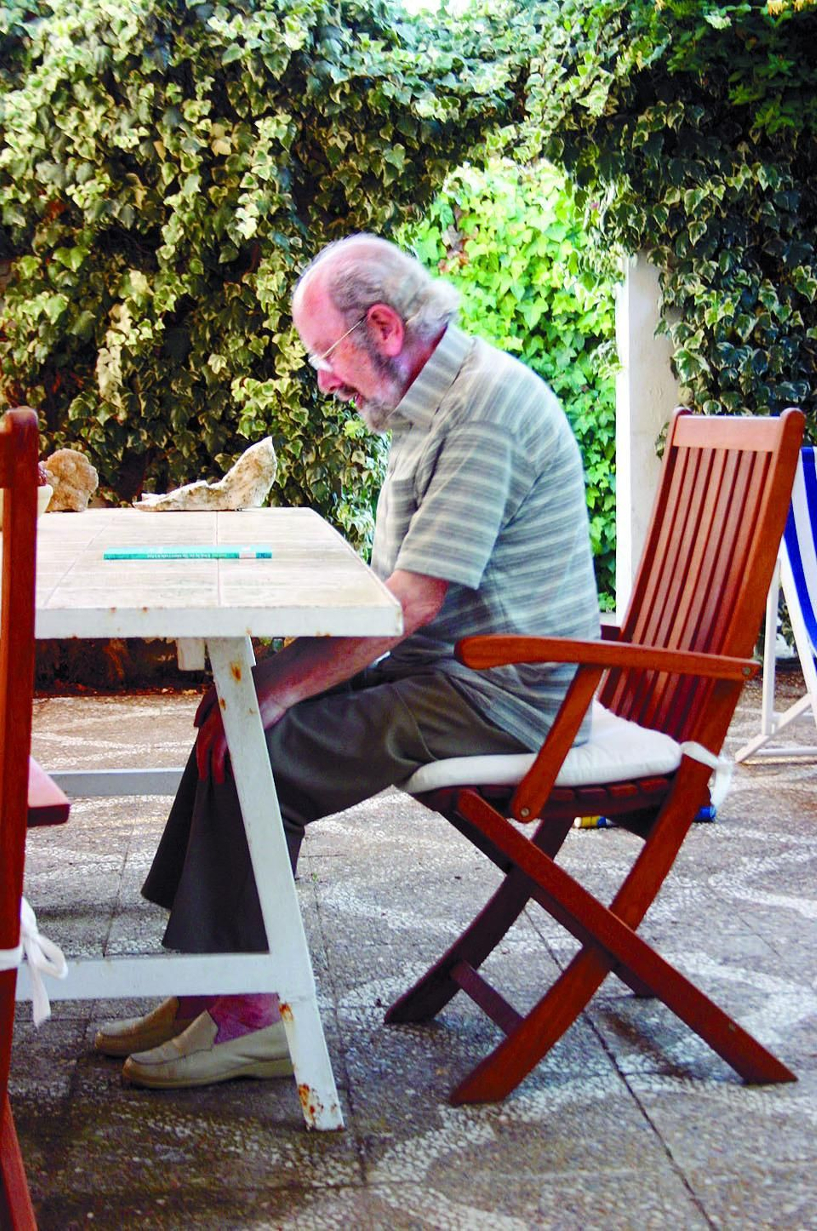 La vida de Caballero Bonald, en imágenes