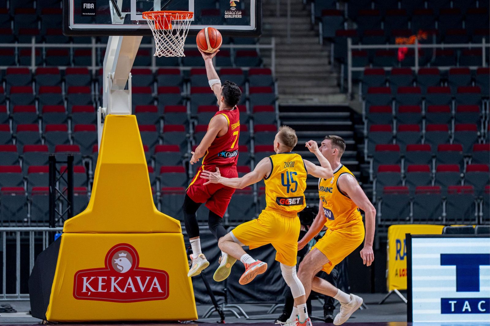 Las mejores fotos del Ucrania-España de baloncesto