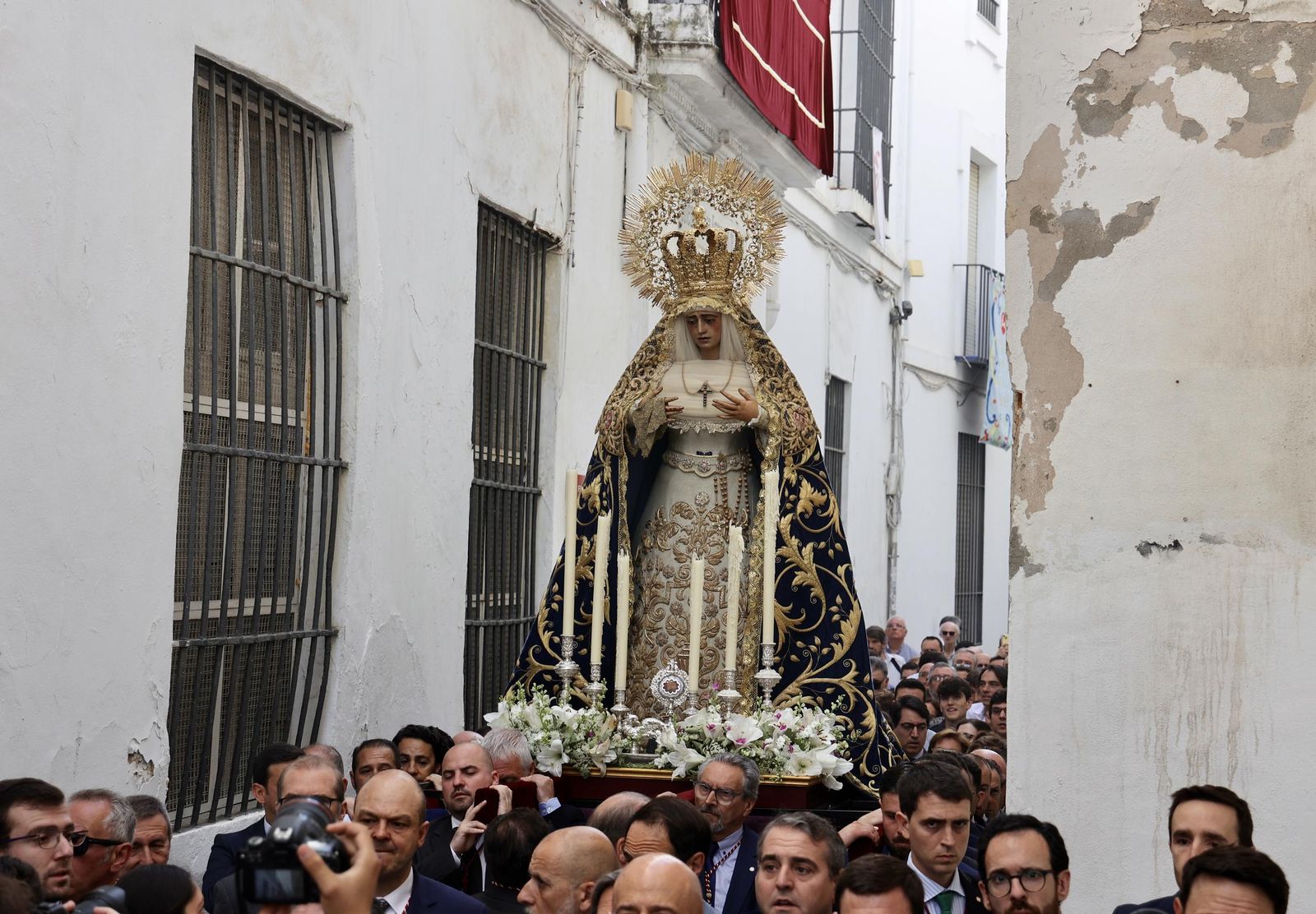 Traslado de la Virgen de la Amargura de Santa Ángela de la Cruz a San Pedro