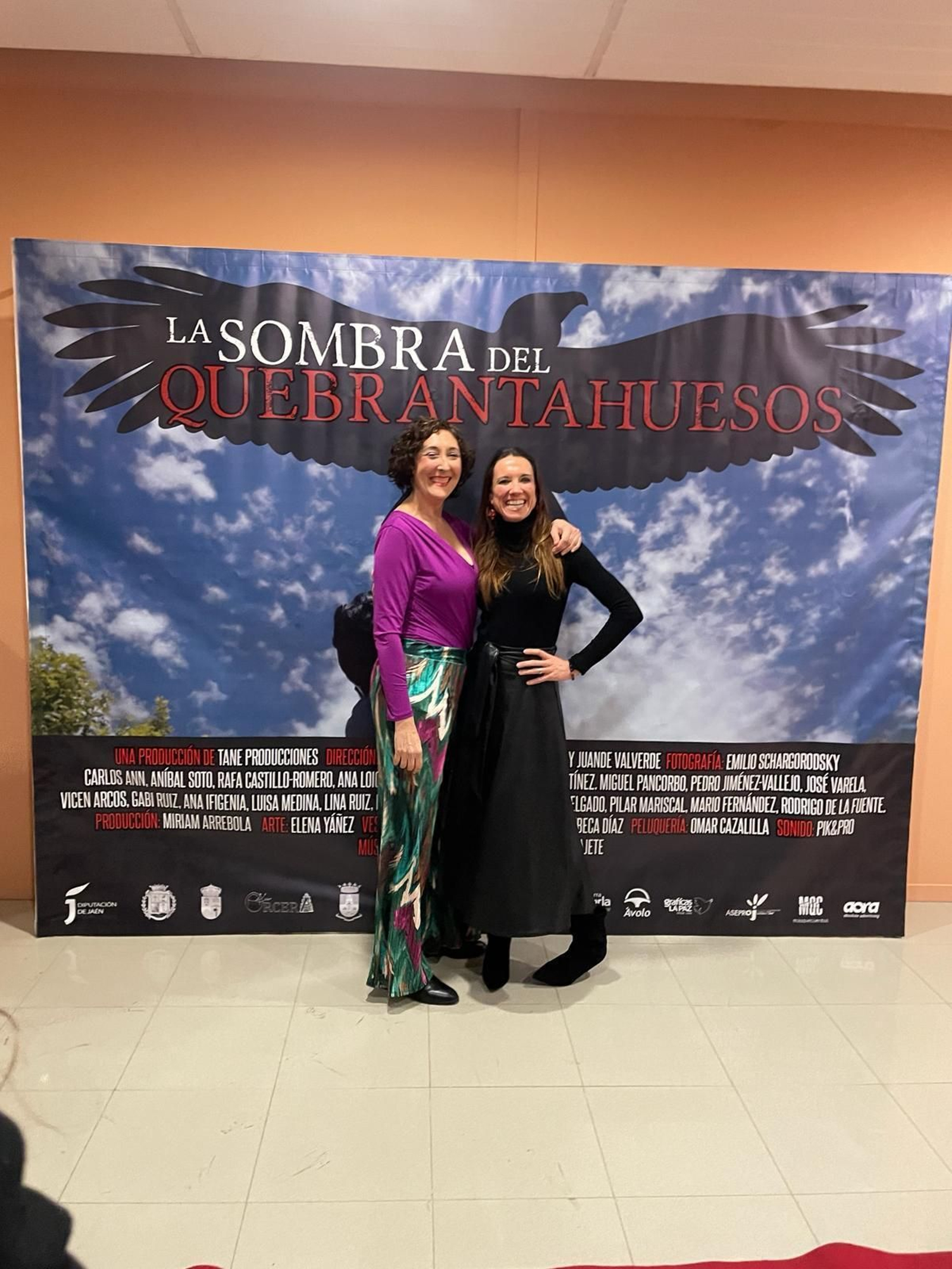 La alfombra roja del preestreno nacional, en Hornos, de la película "La sombra del quebrantahuesos"