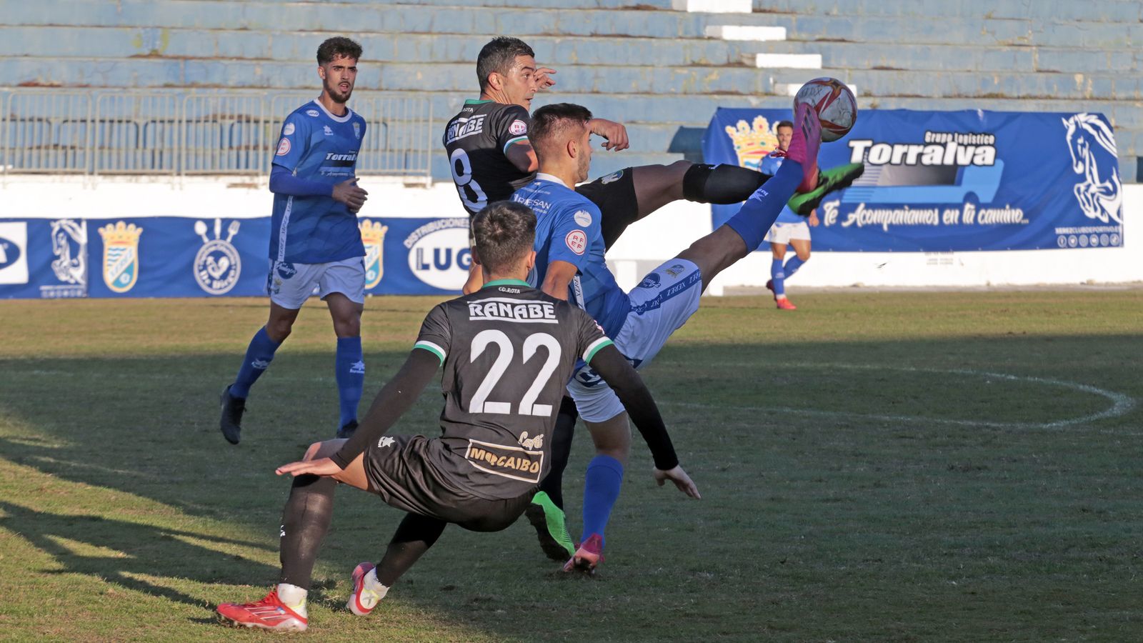 Imágenes del Xerez CD y el CD Rota en el Pedro S. Garrido