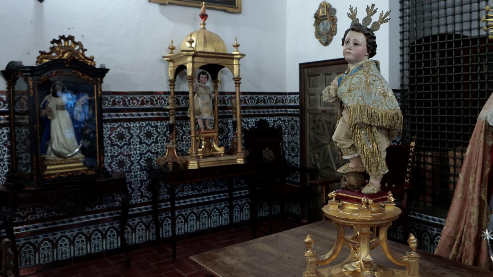 Algunas de las obras expuestas en el museo de San Leandro.