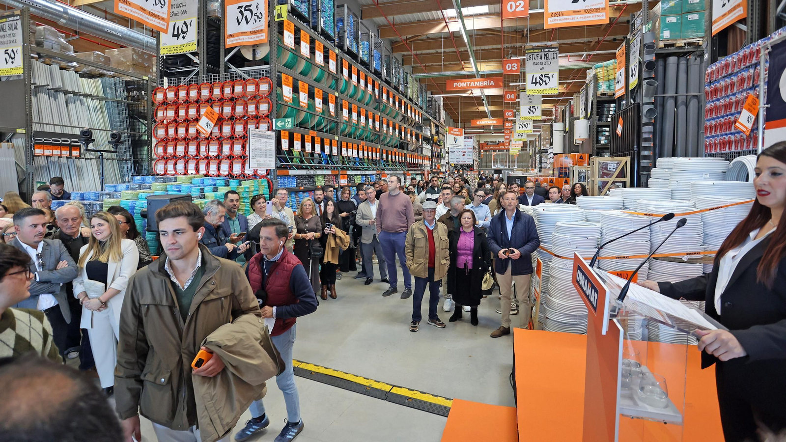 Imágenes de la inauguración de Obramat en Jerez